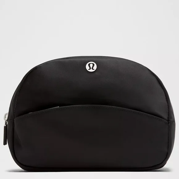 lululemon athletica Black City Essentials Bag - Picture 7 of 8